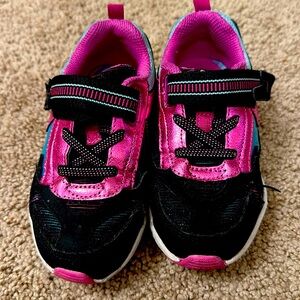 Girls toddler 8w Stride Rite sneakers. Slightly used